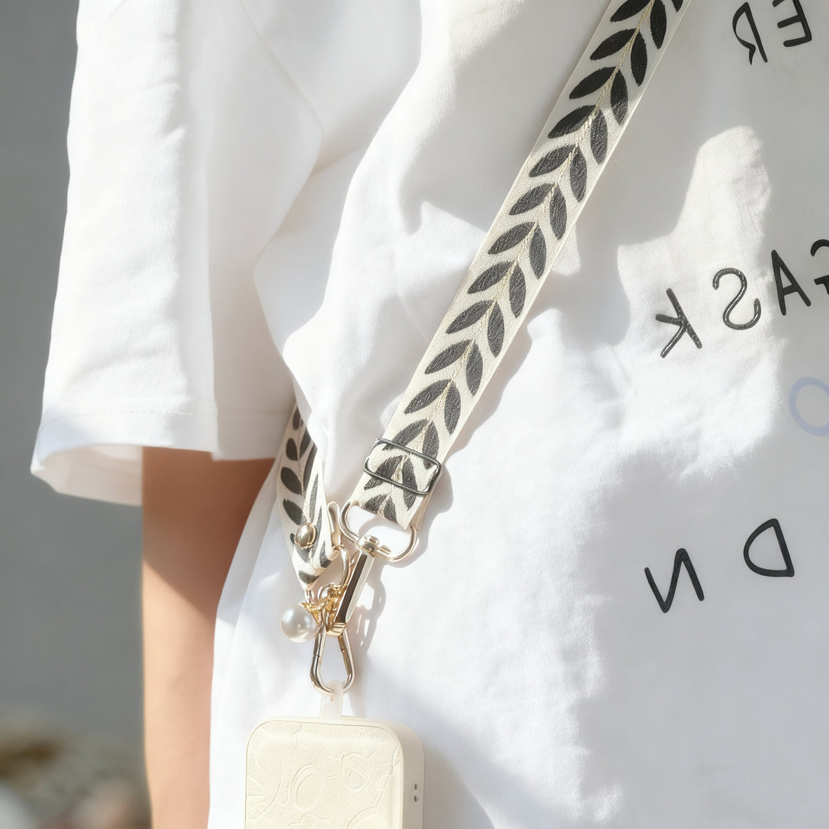Leaf Lanyard with Phone Holder and Pearl Bead